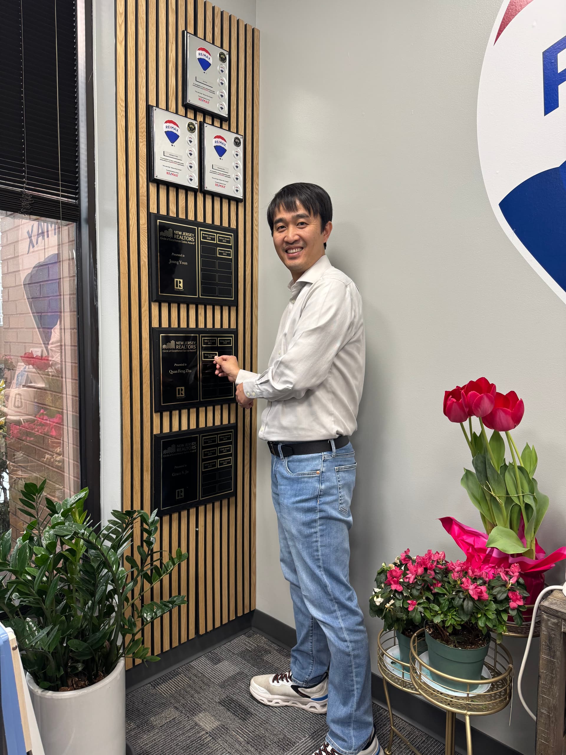 Tony Zhu working with clients